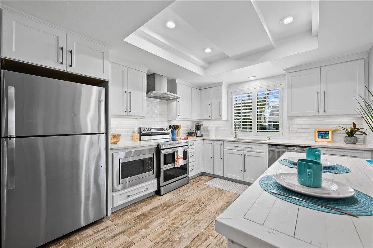 3 bed, 2.0 bath, 1551 sqft, $4,500 — Photo 3