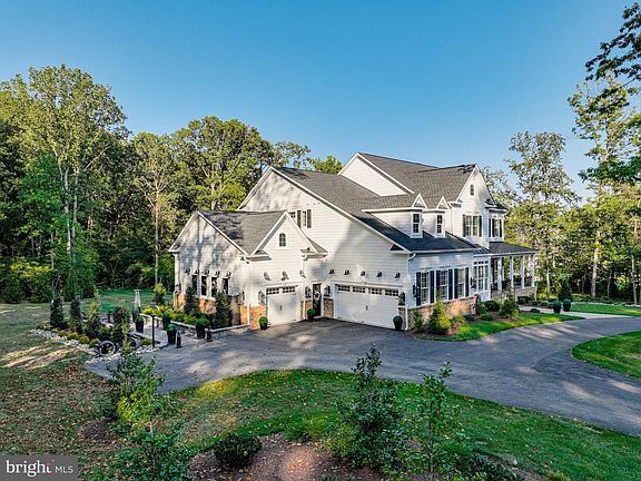 3rd image of 1004 Saint Anne Ln