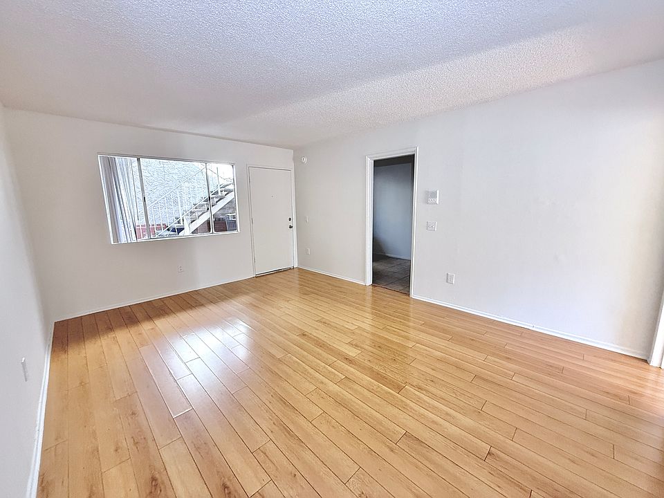 1st image of 12040 Strathern St #14