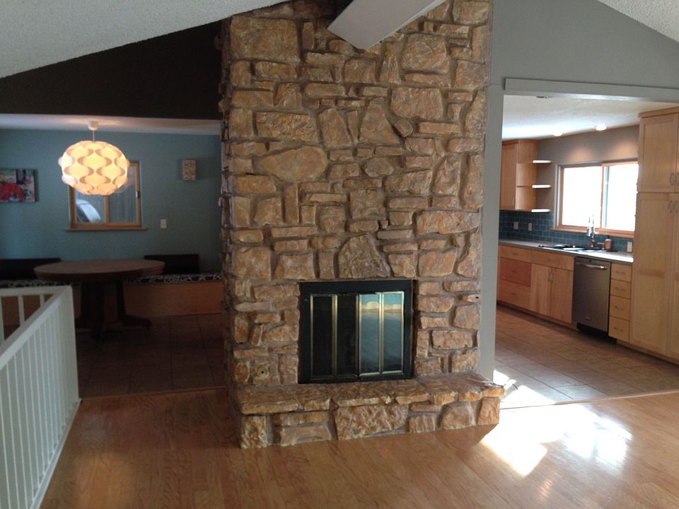 1st image of 945 N Applebury Dr
