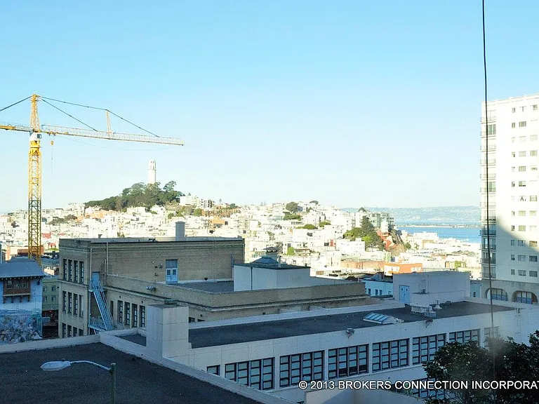 952 Powell St #14 — Photo 12