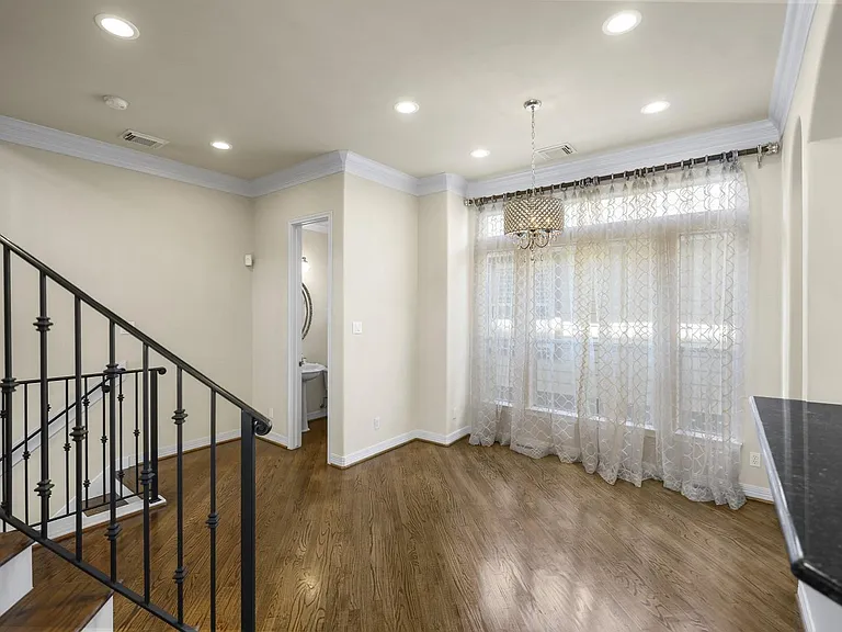 3307B W Lamar St #B — Photo 12