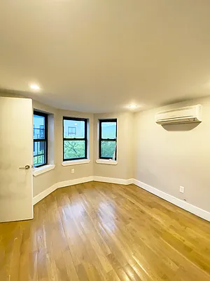Rented by Nooklyn NYC LLC | media 31