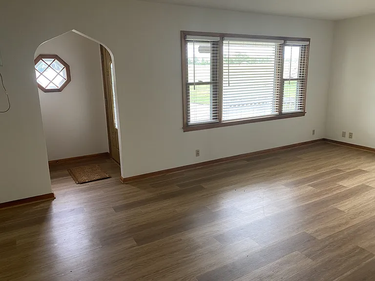 20451 Poplar St — Photo 15