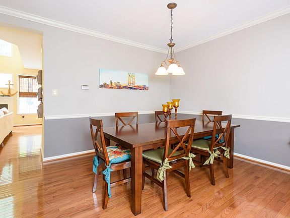 5th image of 234 Yorktown Ct