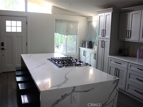 4th image of 2128 W Larkspur Dr