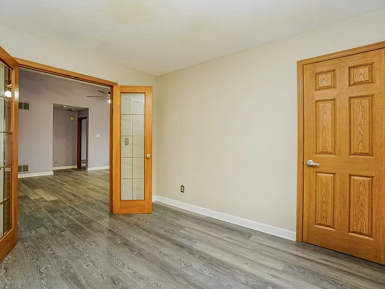 415 Vanderbuilt St — Photo 10