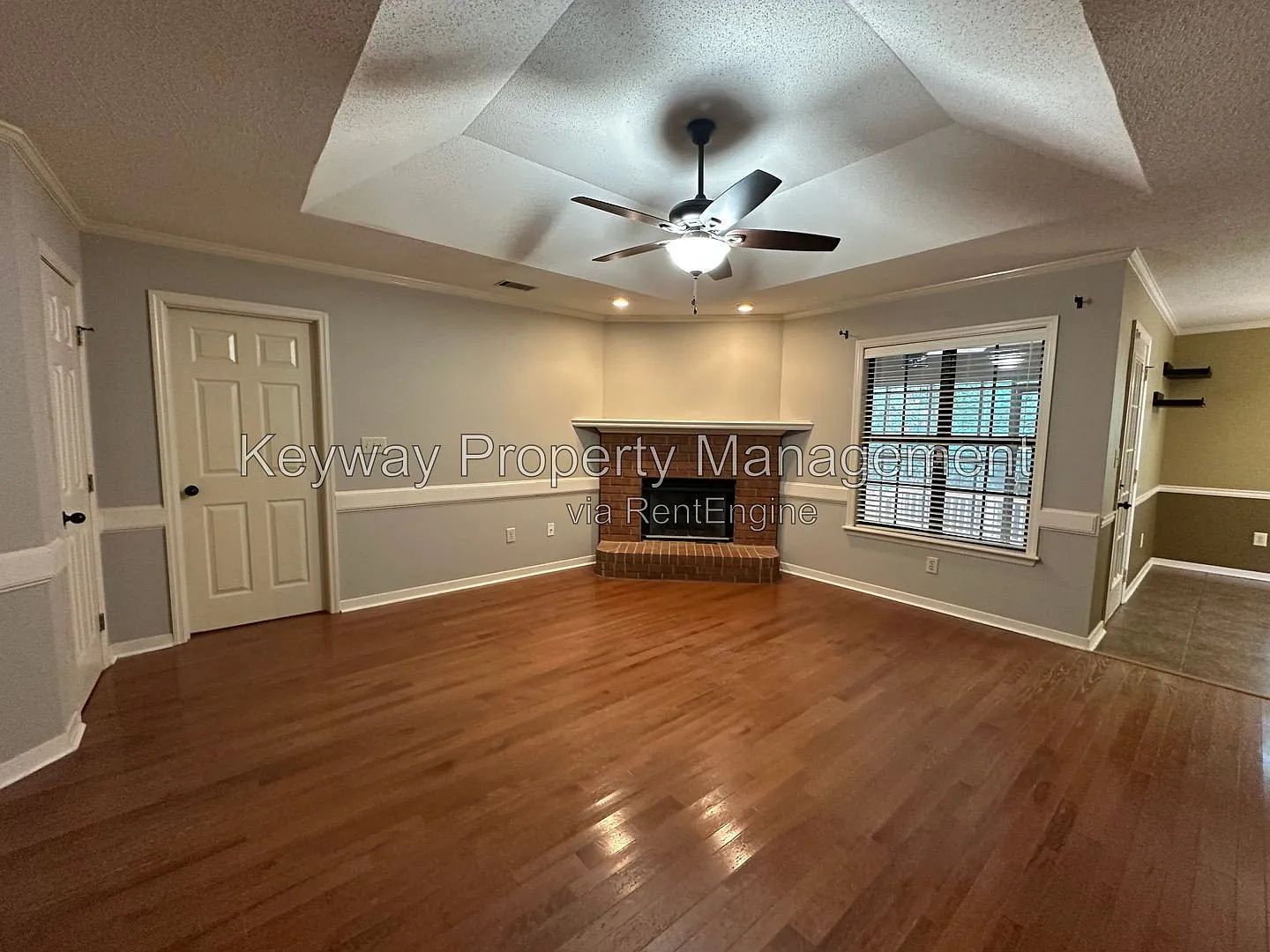 3 bed, 2.0 bath, 1633 sqft, $2,045 — Photo 2