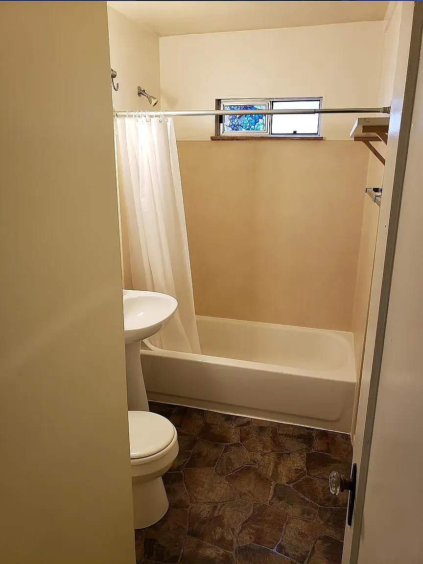 3 bed, 1300 sqft, $3,000 — Photo 3
