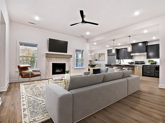 2nd image of 40 Magrath Cir