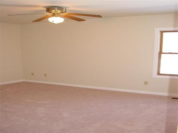2nd image of 559 Shady Ln