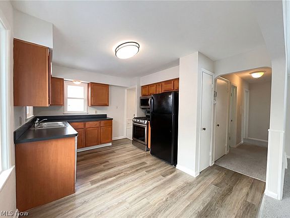 2nd image of 75 Greencroft Rd