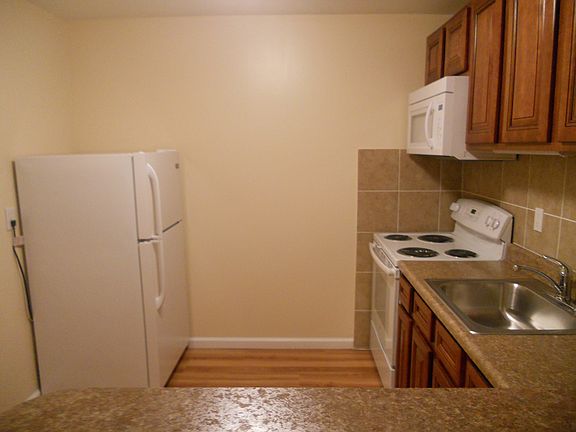 3rd image of 2463 Laclede Station Road # Fl 2nd