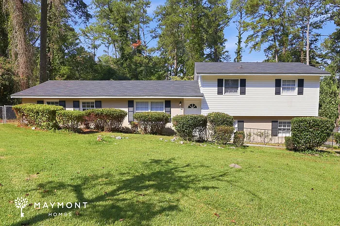 2369 Courtney Cir