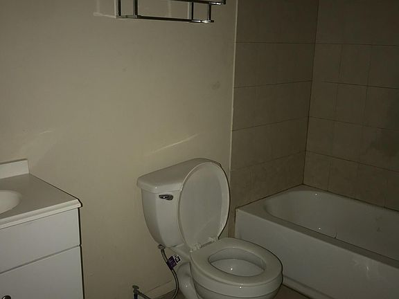 5th image of 5849 Market St #000001