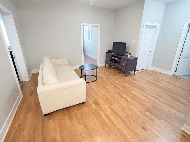 3155 W Augusta Blvd #G — Photo 3