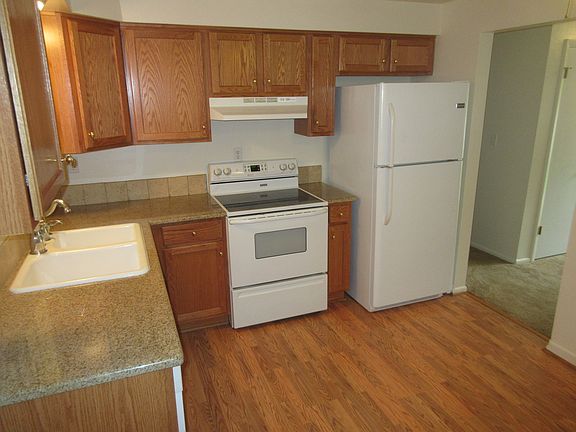 2nd image of 6023 Balsam St