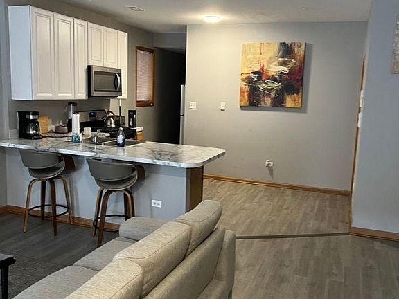 5th image of 2418 W Grenshaw St #1