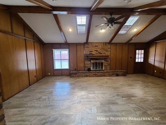 3rd image of 4005 Saint Andrews Dr
