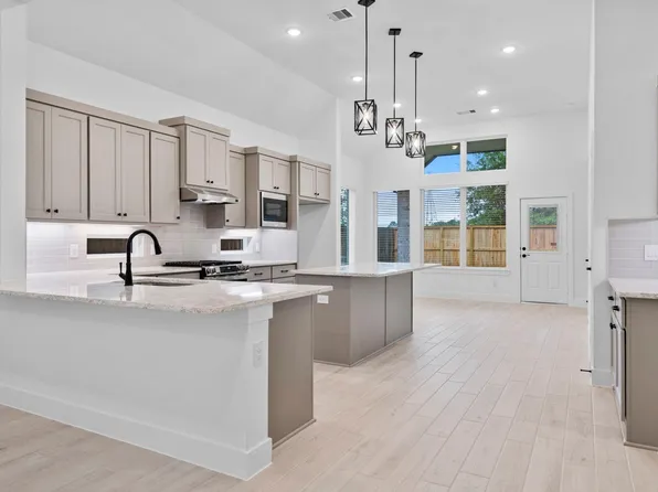 3831 Garden Hill Ln, Santa Fe, TX 77510