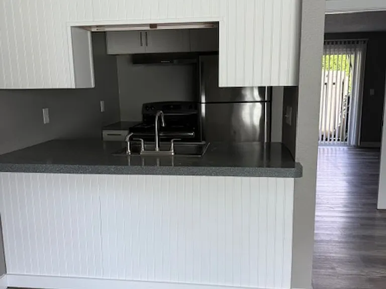 249-Nola Place Apartments — Photo 6