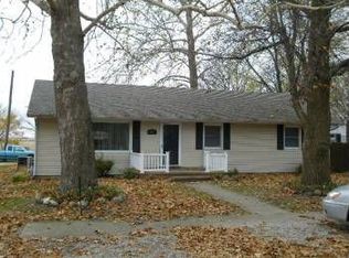 102 W Helton Ave, Ogden, IL 61859