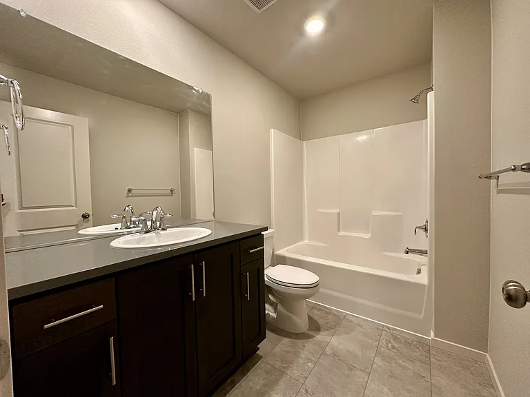 602 Pickering Ln — Photo 9