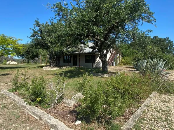232 Rhodes Rd, Bandera, TX 78003
