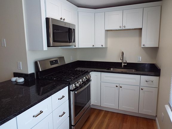 4th image of 145 Bradford St APT 1F