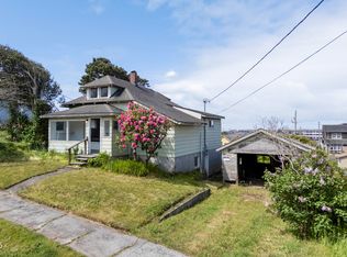 118 SW Brook St, Newport, OR 97365