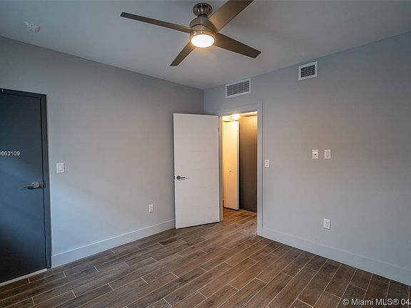 3rd image of 1567 Meridian Ave #9