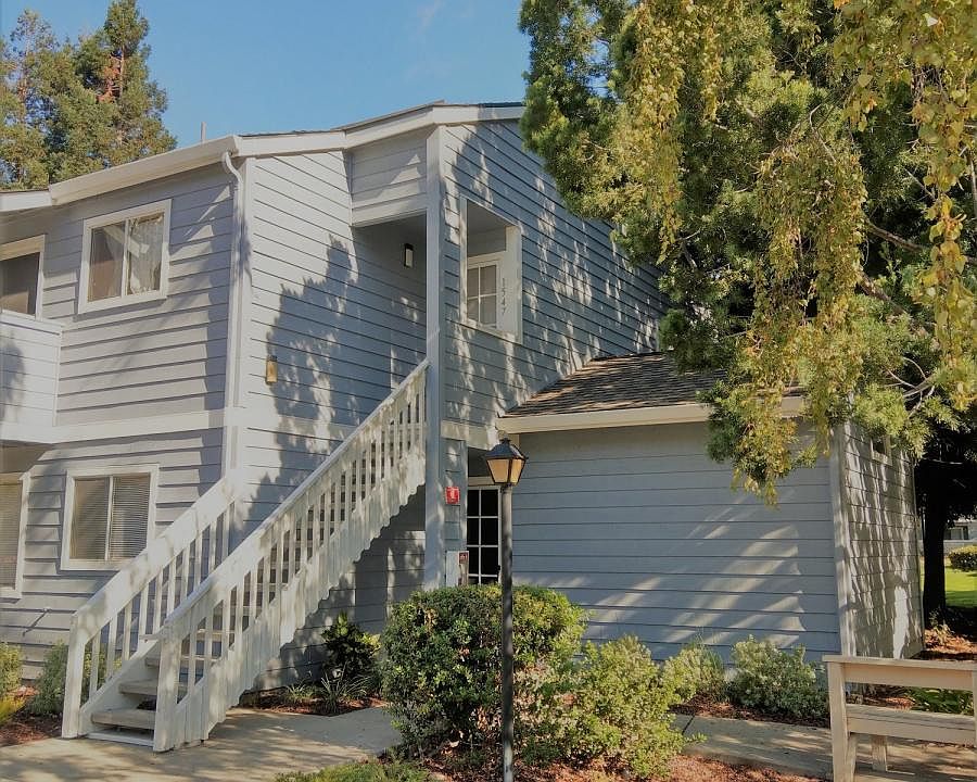 1st image of 1545 Four Oaks Cir