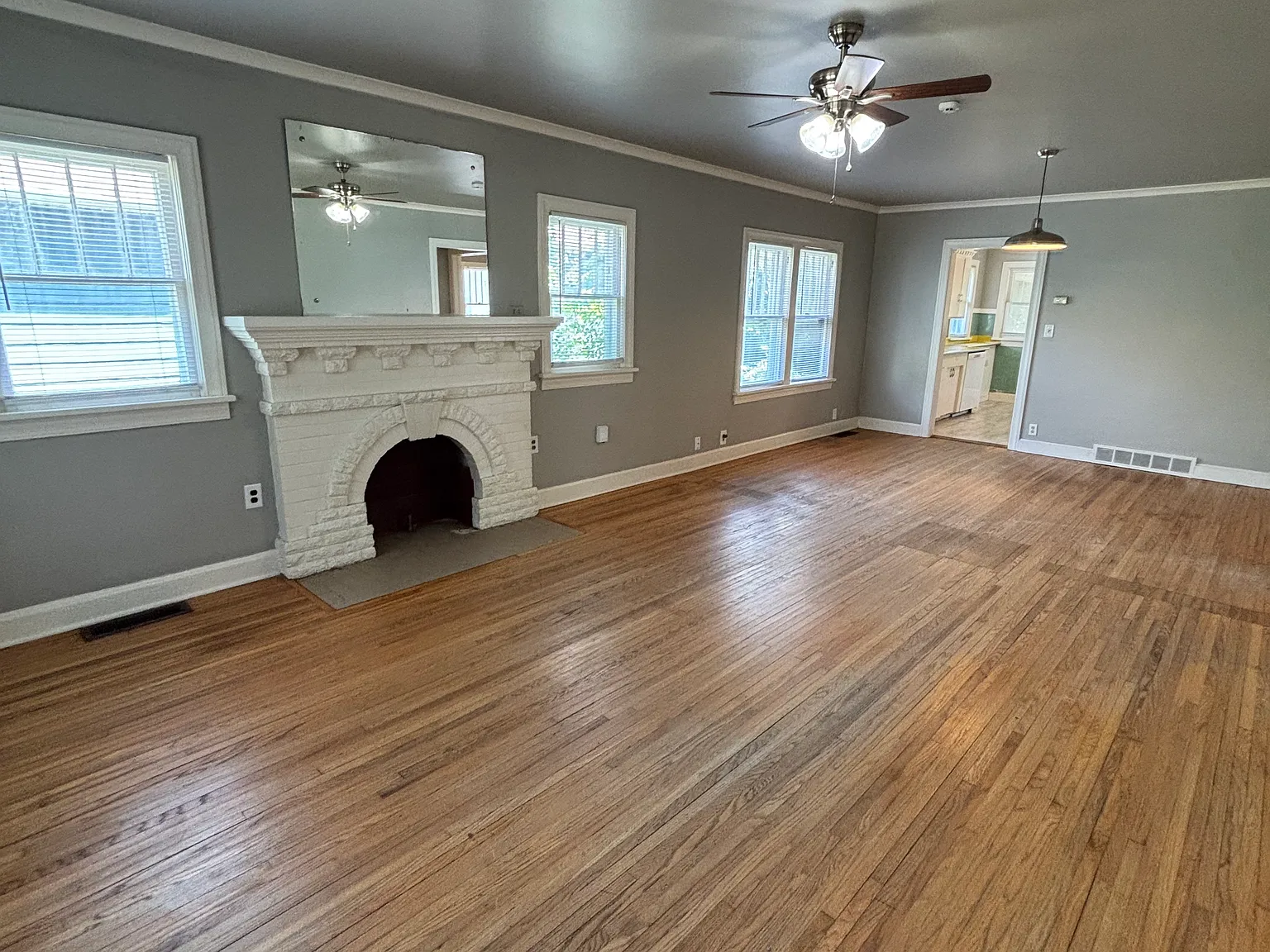 3 bed, 1100 sqft, $1,395 — Photo 3