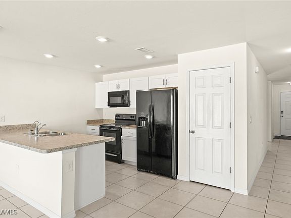 2nd image of 3458 NE 10th Ave