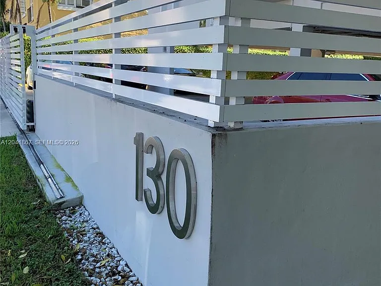 130 Mendoza Ave #33 — Photo 14