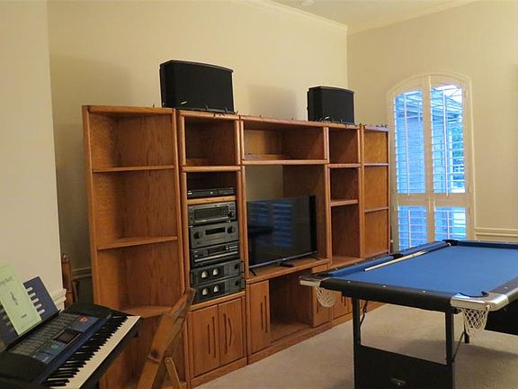 5th image of 5922 Oak Place Dr