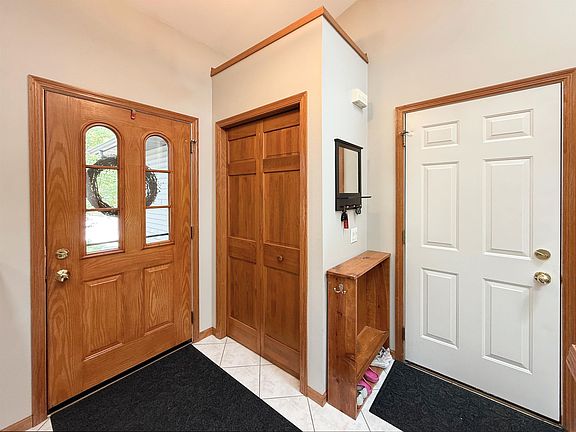 4th image of 1063 N Thompson Rd