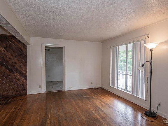 3rd image of 1010 Edison Dr