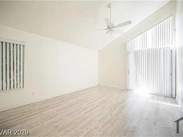 9829 Concord Downs Ave, Las Vegas, NV 89117