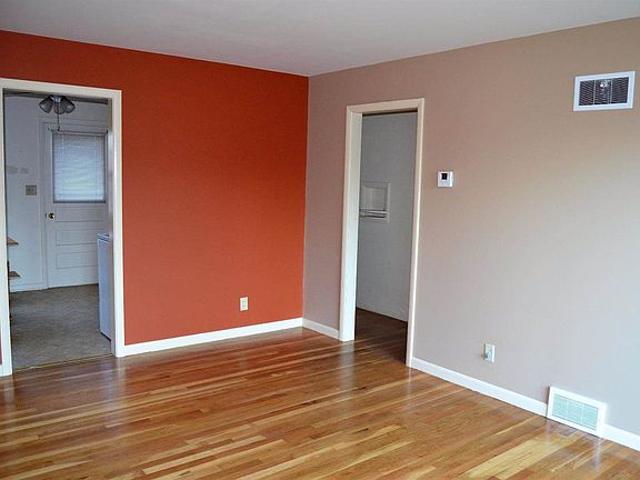 5th image of 105 S Garfield St