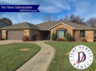 714 Saint Nicholas Dr, O Fallon, IL 62269