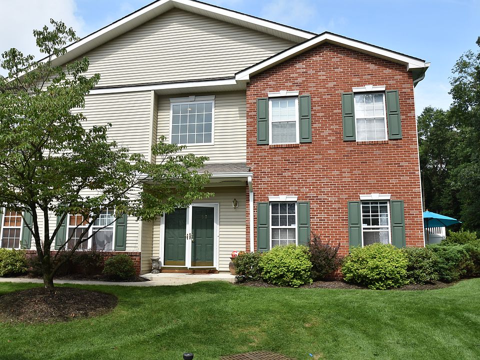 1st image of 50 Windsor Dr