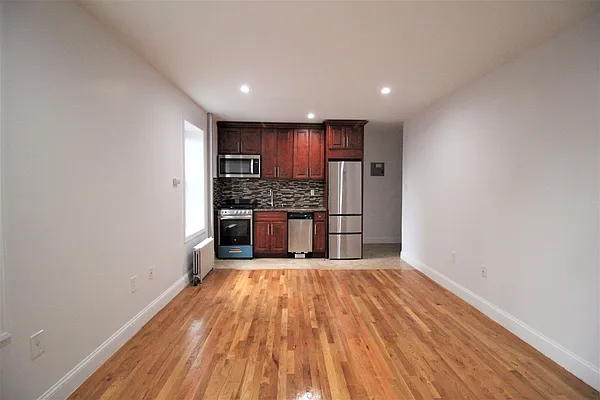 Rented by Hagstrom Management Inc | media 17