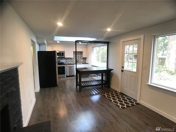5th image of 2058 SE Beech Ct