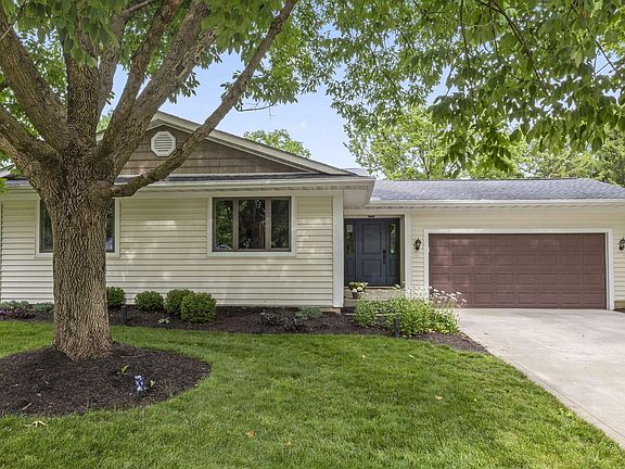 2nd image of 126 Spring Hollow Ln
