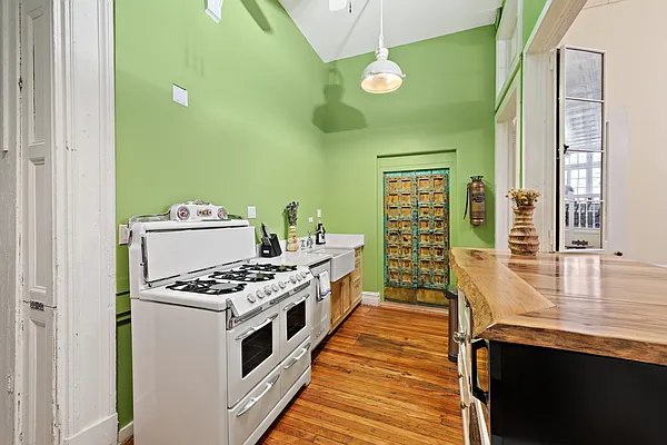 Rented by Compass | media 14