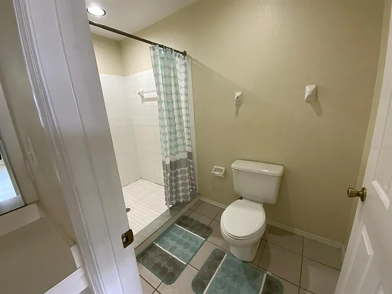 2327 Prime Cir #B — Photo 23