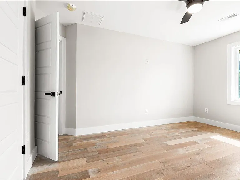 145 Crooked Creek Dr — Photo 19