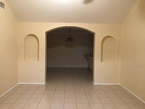5th image of 3401 Sandie Ln
