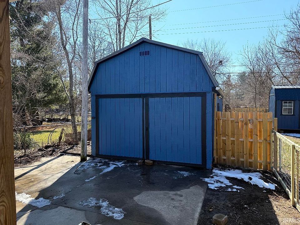 2nd image of 710 S Side Dr